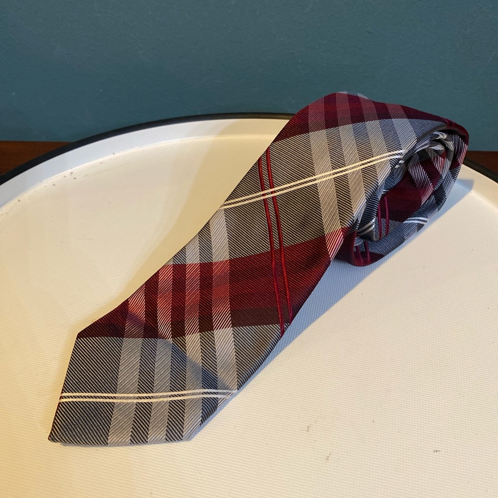 Geoffrey Beene Men's Silk Blend Geometric Neck Tie Classic Maroon Wine Gray